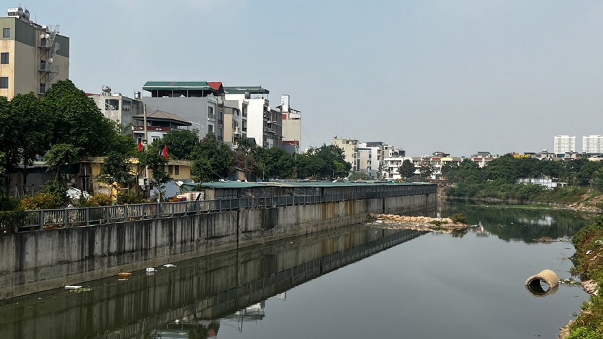 Chợ La Khê (Hà Nội) buôn bán cả đêm, bốc mùi hôi tanh